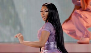 Shannon Sharpe pede desculpas a Megan Thee Stallion por comentários sexuais
