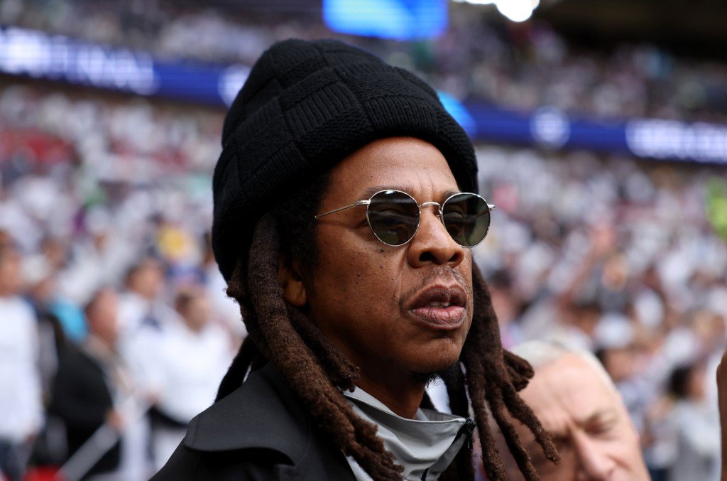 Jay-Z Sues Acuser, Drake cita Super Bowl e mais notícias da Music Law