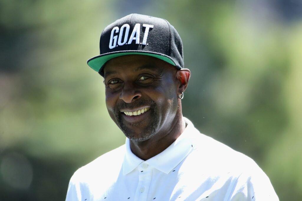 Jerry Rice e sua esposa Latisha liquidam US$ 667 mil em dívidas de almoço para estudantes