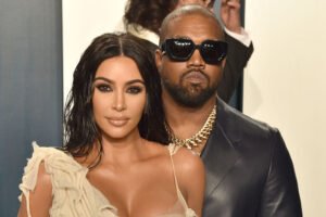 Kim Kardashian diz que Kanye chamou o roubo de Paris de farsa foi uma ‘faca no coração’