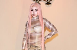 Ice Spice fica muito animado para a comemoração do 26º aniversário