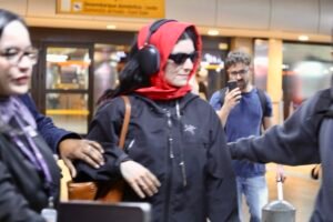 Atrações do Lollapalooza, Addison Rae e Lorde esbanjam simpatia ao desembarcar no Brasil