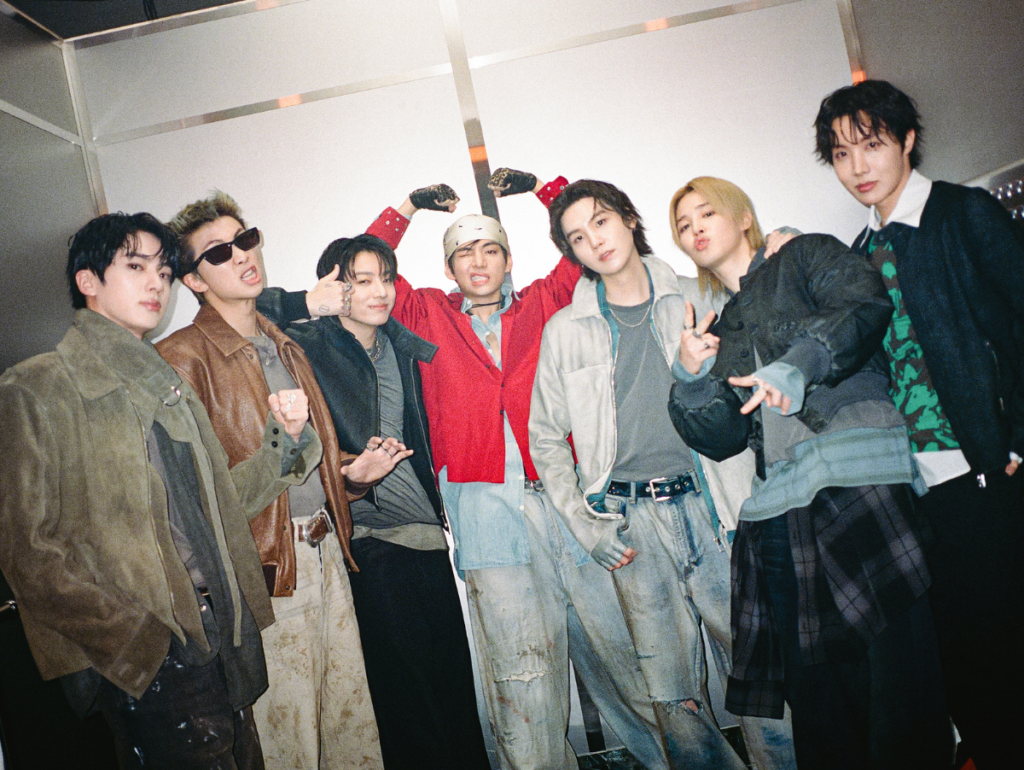 BTS barra Kanye West (Ye) no topo da Billboard 200 com "ARIRANG"