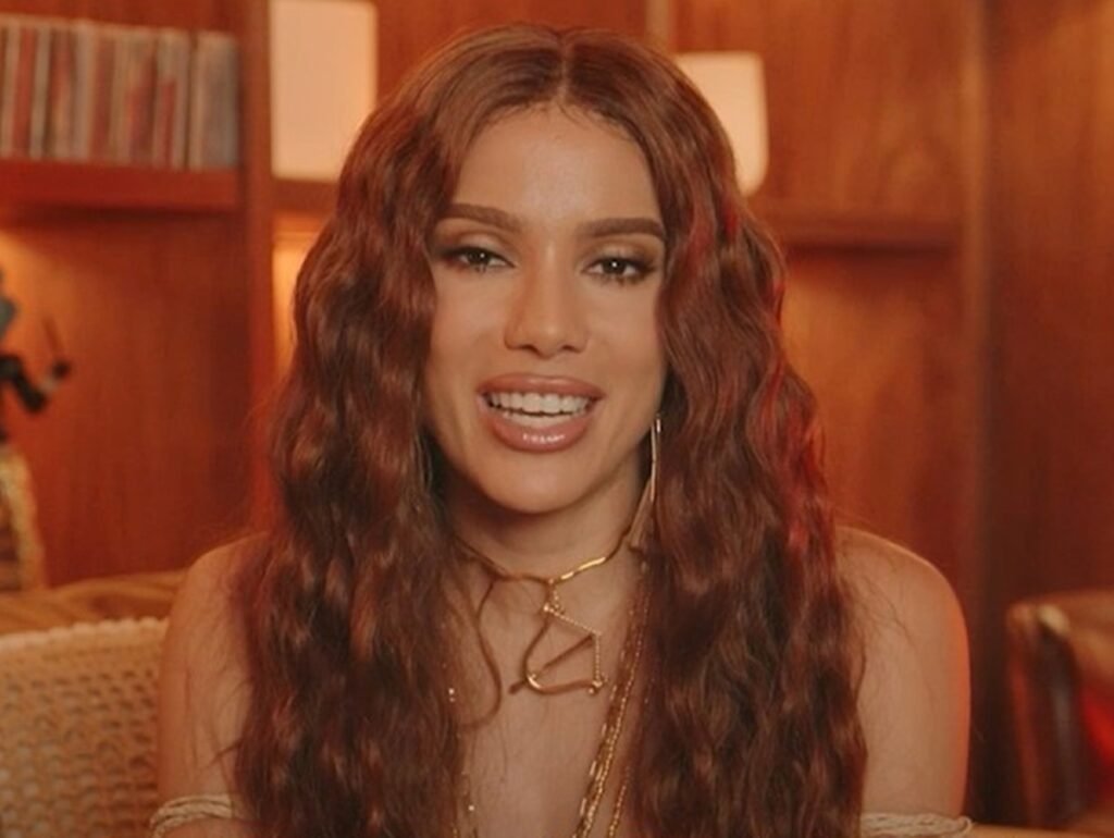 Anitta faz faixa a faixa contando detalhes de todas as músicas do "EQUILIBRIVM"; assista!