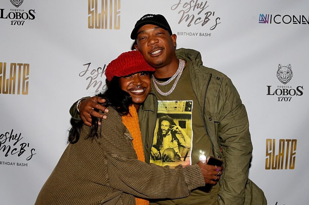 Filha de Ja Rule, Brittney Aitkens, dá as boas-vindas ao primeiro filho