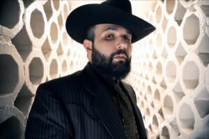 Novo álbum de Carín León, 'Muda': faixa por faixa