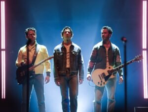 OPINIÃO: Show de Jonas Brothers no Brasil entrega protagonismo na mão de Joe e deixa outros irmãos como figurantes