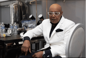 A família de Peabo Bryson anuncia detalhes de seu serviço memorial