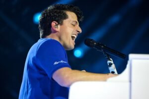 Charlie Puth cancela show em Orlando devido a doença: 'Tão devastado'