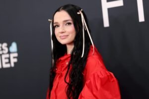 Poppy perde o festival Upheaval devido à fumaça perigosa do incêndio florestal